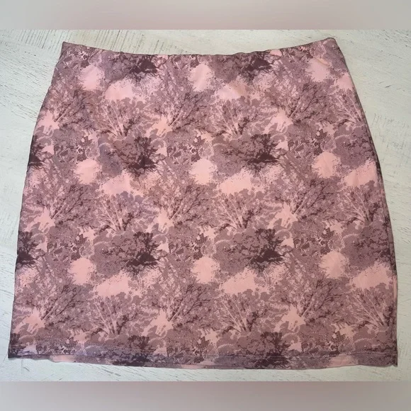 Forever 21 Pink Abstract Mini Skirt - Picture 4 of 8